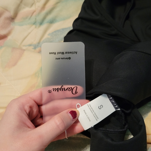 backless workout top - Picture 6 of 6